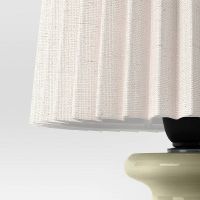 Mini stalinė lempa su klostuotu žaliu gaubtu